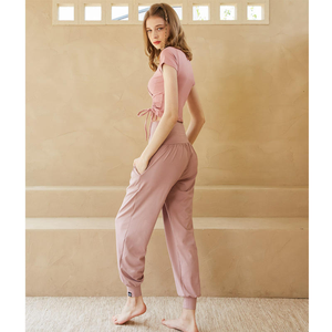 Haut de yoga pour homme, taille plus, coupe ajustée, plissé croisé, col en V, sans manches, rembourrage de poitrine, design à cordon de serrage, taille haute - Product Image 6