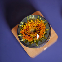 Lampe LED Nuit Lumineuse en Verre avec Tournesol Séché et Base en Bois – Cadeau Personnalisé de Fleurs Séchées Véritables pour la Fête des Mères et les Remises de Diplômes