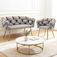 Canapé en velours tissé à la main de luxe léger, design nuage, avec structure en métal doré pour la maison, l'appartement, l'hôtel