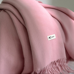 Bufanda de invierno rosa fuerte suave y acogedora envoltura de flecos para mujer bufanda rosa brillante chal cálido de gran tamaño bufanda <span class=keywords><strong>fucsia</strong></span> de moda OEM/ODM - Product Image 4