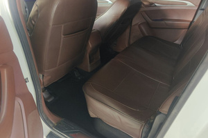 سيارة مستعملة من نوع SAIC Maxus T60 بمحرك بنزين 2.0T، شاحنة بيك آب دفع رباعي بناقل حركة يدوي، مع ارتفاع عالٍ عن الأرض وهيكل متين - Product Image 5