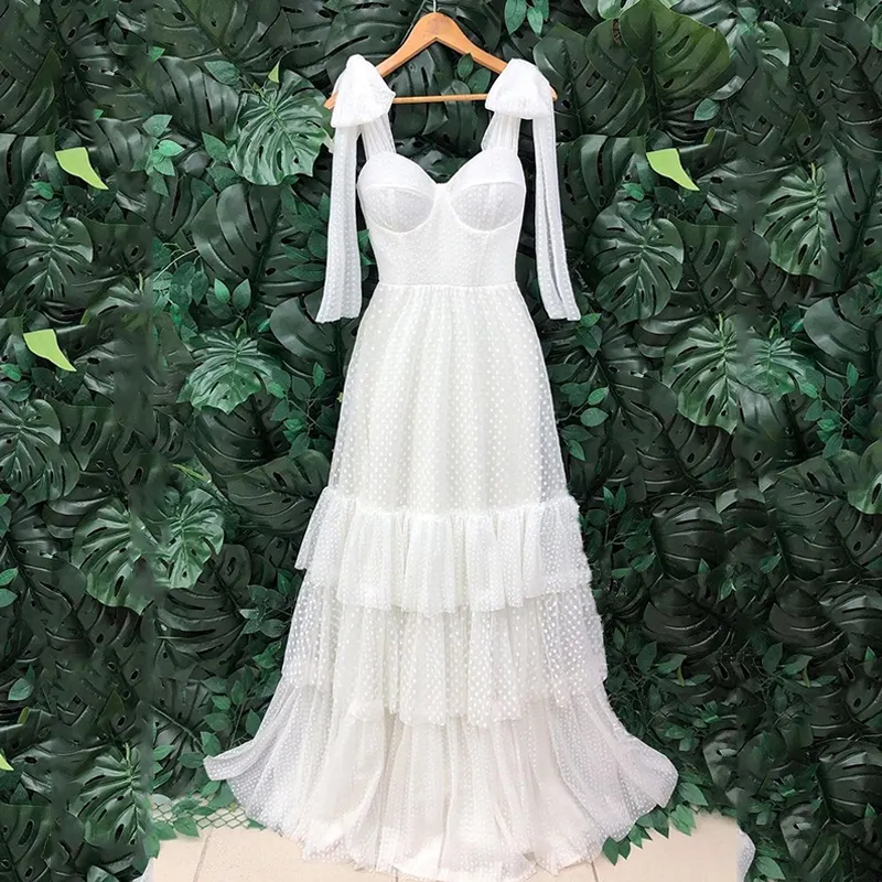 2021 красивые Многослойные пляжные платья для молодых девушек, элегантное белое платье в горошек с самозавязывающимся плечом, простое свадебное платье из тюля