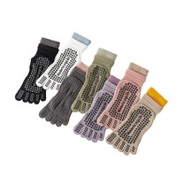 Bandage de sport de haute qualité avec logo de conception OEM Chaussettes de Pilates antidérapantes de haute qualité Chaussettes de yoga personnalisées