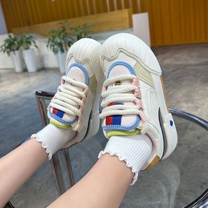 Zapatillas Blancas para Mujer, Otoño 2026, Zapatos Casuales a la Moda, Versátiles, con Plataforma y Suela Gruesa para Aumentar la Estatura - Product Image 1