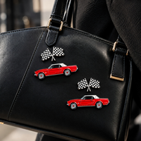 Ensemble de badges et épingles de revers en émail souple personnalisés, avec logo sur mesure, motif drapeau à carreaux automobile, en métal