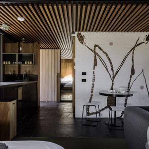 Chaise de salle à manger d'hôtel design contemporain, dossier ergonomique, tissu respirant, pieds antidérapants, siège essentiel pour restaurant et café - Product Image 4