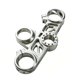 Parti per Moto in Acciaio Inossidabile Lavorate a CNC su Misura, Morsetto Superiore di Precisione Tipo Forato - Officina di Produzione - Product Image 1