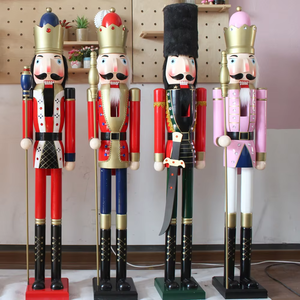 RTS Large 1,8 m lebensgroße hölzerne rosa Nussknacker 6ft mit Waffen zepter zur Dekoration - Product Image 2