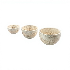 Ensemble de 3 bols à chocolat de tailles différentes, dernier design, en bois et nacre, pour servir le chocolat en Inde - Product Image 1