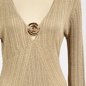 Robe maxi en tricot léger à col en V de haute qualité, robe en tricot à manches longues très vendue - Product Image 5