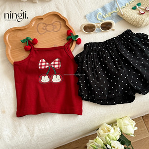 D1995 <span class=keywords><strong>Abbigliamento</strong></span> Estivo per Bambine, Set Alla Moda con Top <span class=keywords><strong>a</strong></span> Maniche Corte in Cotone con Stampa Cartoon e Pantaloni con Fiocco - Product Image 1