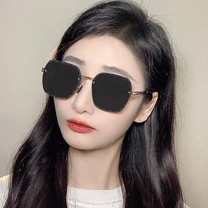 Nouvelles Lunettes de Soleil Carrées Sans Monture pour Femme, Métal Noir, Verres PC UV400, Type 3, Pare-Soleil, Numéro de Pièce 805, Origine Taizhou - Product Image 1