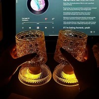 Yeni LED Işıklı Lüks Viski Bardağı Standı Döner Dekompresyon Kupası Yaratıcı Brendi Batı İçkileri Kadehi 260ml
