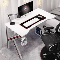 Nouvel échantillon gratuit Offre Spéciale maison noir bureau d'ordinateur jambes en forme de K Table de joueur lumière LED ensemble de bureau Table de jeu RVB
