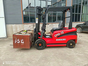 Chariot élévateur diesel rouge 3 tonnes avec mât à trois étages, pneus pneumatiques, commande assise, état neuf - Product Image 4