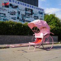 Les fabricants personnalisent divers styles de rickshaws avec cloches / rickshaws classiques à deux roues / rickshaws tirés à la main