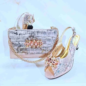 Bellissime <span class=keywords><strong>Scarpe</strong></span> da Sposa Nigeriane con Borsa Abbinata, Set di <span class=keywords><strong>Scarpe</strong></span> con <span class=keywords><strong>Tacco</strong></span> Alto e Borsa per Donna, Ideale per Feste - Product Image 6