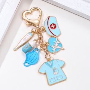 Cartone animato cuore smalto portachiavi fatto a mano in metallo termometro e capsula <span class=keywords><strong>infermiera</strong></span> cappello e medico portachiavi Set <span class=keywords><strong>regalo</strong></span> <span class=keywords><strong>per</strong></span> donne e uomini - Product Image 5
