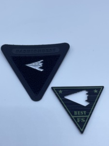 卸売カスタムロゴ3D刺繍パッチ新しいデザイン服のためのパーソナライズされた刺繍パッチ - Product Image 4