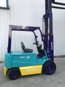 Used Hot Sale Diesel Engine Counterbalance Forklift Cheap Price Retail Industries for High-Capacity 2-3.5 Ton 4WD Rough - Product Image 2