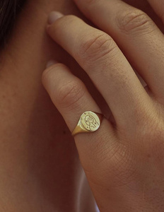 Anillo Ovalado de Acero Inoxidable con Diseño de Luna de Ensueño, Chapado en Oro de 18k, Delicado, Impermeable, con Estrellas, Joyería Personalizada - Product Image 2