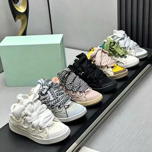 Sneakers Chunky Personalizzabili per Coppie, Unisex, Stile Retrò con Piattaforma Antiscivolo, Scarpe da Passeggio con Lacci Colorati in Vera Pelle per Tutte le Stagioni - Product Image 1
