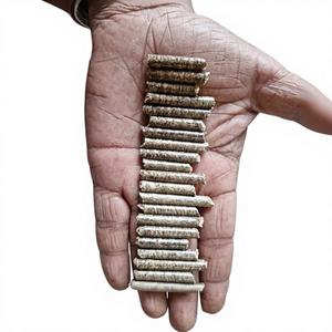 Granulés de biomasse en bois de pin de qualité supérieure 6 MM, organiques, longue durée de conservation pour le chauffage et le combustible - Product Image 1