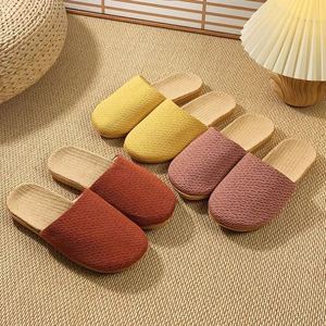 Sandales en tissu recouvert de lin à bout fermé pour femmes, sandales d'été à semelle épaisse pour usage domestique, pantoufles antidérapantes pour couples - Product Image 1