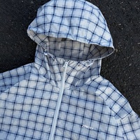 Ensemble de survêtement coupe-vent pour homme, personnalisé en usine, avec veste à fermeture éclair et short en nylon, motif à carreaux intégral