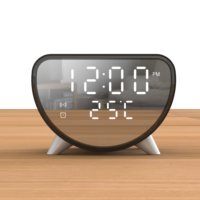 2025 Offre Spéciale produit 15W Station de charge de bureau chargeur rapide température horloge numérique charge sans fil pour la série iPhone