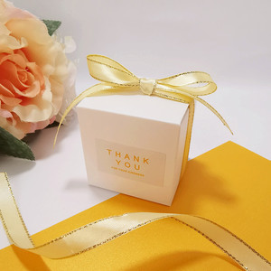 Csmd MOQ 100ชิ้นผู้ผลิตจีนพร้อมส่งขายส่ง55x55x55มม. สีขาวขอบคุณกล่องโปรดปรานสำหรับงานแต่งงาน - Product Image 1
