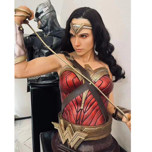 Haute qualité <span class=keywords><strong>Wonder</strong></span> <span class=keywords><strong>Woman</strong></span> 1/1 buste Statue résine artisanat Sculpture Dc grandeur nature Figure personnage modèle pour décor de noël - Product Image 1