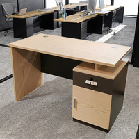 Bureau de travail modulaire en bois moderne avec tiroirs de rangement, design ergonomique, construction en cellules pour espaces commerciaux, table de bureau
