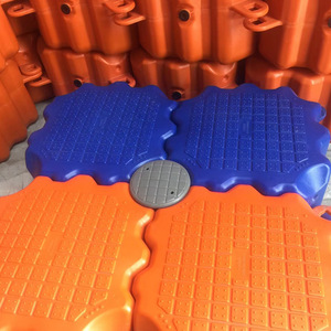Kunden spezifische schwimmende Plattform aus hoch molekularem Polyethylen Wasser dock Ponton Marine zubehör Kolben teil zusammen gebautes Spleiß wasser - Product Image 1