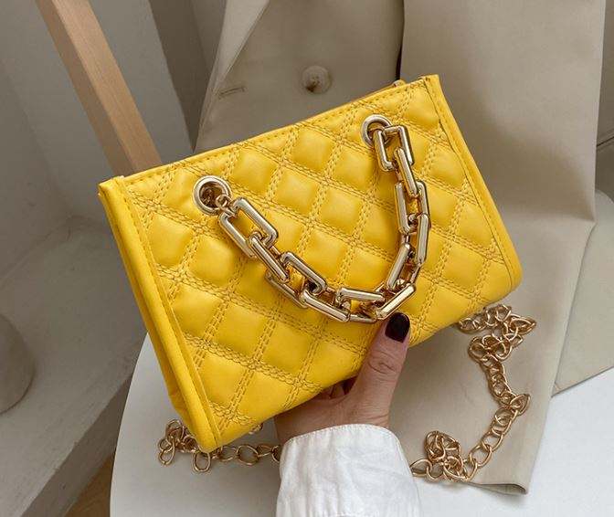 สีเหลือง