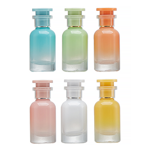 Botella de perfume de cristal de color macarrón recargable de 30ml personalizada botella de spray de fragancia de chica joven botella de aroma de corazón - Product Image 2