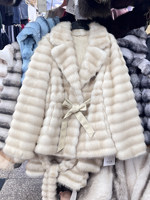 Manteau court marron en fausse fourrure de zibeline pour femme, à rayures horizontales, col large, ruban en cuir, veste d'hiver de luxe, vente en gros par petites lots