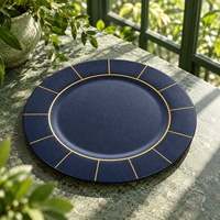 Assiette de Présentation Moderne de Luxe 13 pouces en Plastique, Motif Géométrique Bleu Marine et Or Imprimé UV, pour Mariages et Banquets