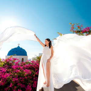 Elegante Vestido Blanco Fluido Santorini para Sesión de Fotos, Maxi Vestido con Cola Larga, Cuello Halter, Sin Mangas, Espalda Descubierta - Product Image 1