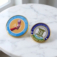 Badge artistique personnalisé en alliage de zinc, autocollant coloré, badge en résine, peut être plaqué or, médaillon en émail dur 2D, tendance