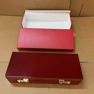 Caja de almacenamiento para relojes cuadrada de madera roja de alta calidad con forro de terciopelo resistente a los golpes - 5 ranuras - Product Image 6