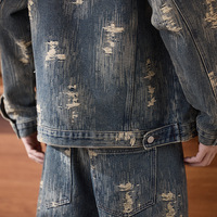 Ensemble Veste et Pantalon en Jean Vintage Délavé Effet Vieilli Jacquard Multi-Poches pour Homme (Vente en Gros)
