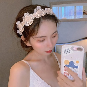 Couronne de fleurs en <span class=keywords><strong>dentelle</strong></span> coréenne, <span class=keywords><strong>bandeau</strong></span> de <span class=keywords><strong>mariage</strong></span> pour femmes, accessoires de <span class=keywords><strong>cheveux</strong></span> de mariée, fleur blanche, beau <span class=keywords><strong>bandeau</strong></span> de <span class=keywords><strong>cheveux</strong></span> en forme de fleur - Product Image 6