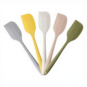 Utensilios de Cocina Yu Xuan, Espátula de Goma Natural de Grado Alimenticio para Crema, Pastel, Mermelada, Pan y Repostería, China - Product Image 1