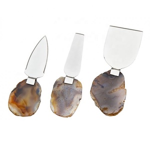 ชุดชีสเหล็กพร้อมด้ามจับทำจากหินอาเกตสีน้ำตาล ผลิตในอินเดีย / ชุดชีสดีไซน์โบราณ ชุดเครื่องครัว ของใช้ในบ้าน จานรองอาหาร - Product Image 1