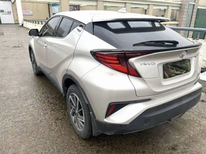 <span class=keywords><strong>Toyota</strong></span> C-HR 2.0L Luxury Edition 2021 d'occasion, SUV compact Pure Lineage, essence, utilisation quotidienne, performances fiables, économique - Product Image 4