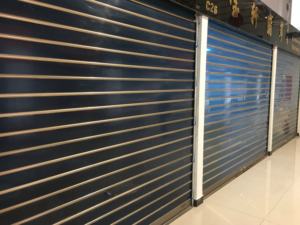 Volets roulants motorisés en alliage d'aluminium de style moderne commercial, porte transparente en PVC pour garage et atelier - Product Image 3