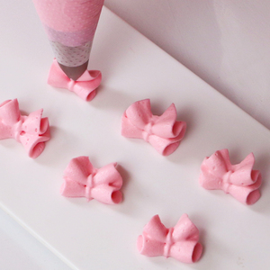 Stainless Steel Piping Nozzle Bow Shape For <b>Cake</b> <b>Decorating</b> Reusable Birthday <b>Cake</b> <b>Supplies</b> - Product Image 1
