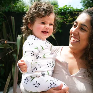 बेस्ट सेलिंग पांडा मुद्रित बेबी रोमांटिक आरामदायक और उपयुक्त कस्टम बेबी कपड़े