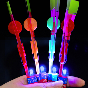 H-356 Fléchettes Lumineuses qui Brillent dans le Noir, Jouets pour Adultes, Fournitures pour Fêtes d'Anniversaire, Cadeaux <span class=keywords><strong>de</strong></span> Noël Éclatants, Lumières LED Lumineuses, Lance-pierre en Plastique - Product Image 4